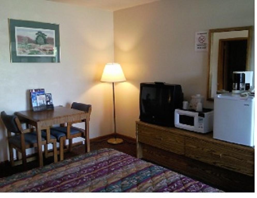 Colonial Inn Mercer-Grove City Kamer foto