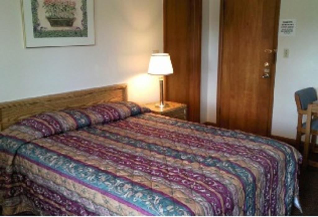 Colonial Inn Mercer-Grove City Kamer foto