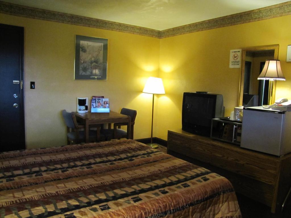 Colonial Inn Mercer-Grove City Kamer foto